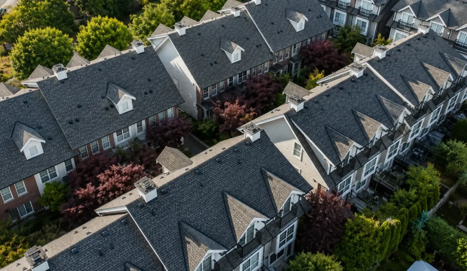 Asphalt roof installation in Vancouver
