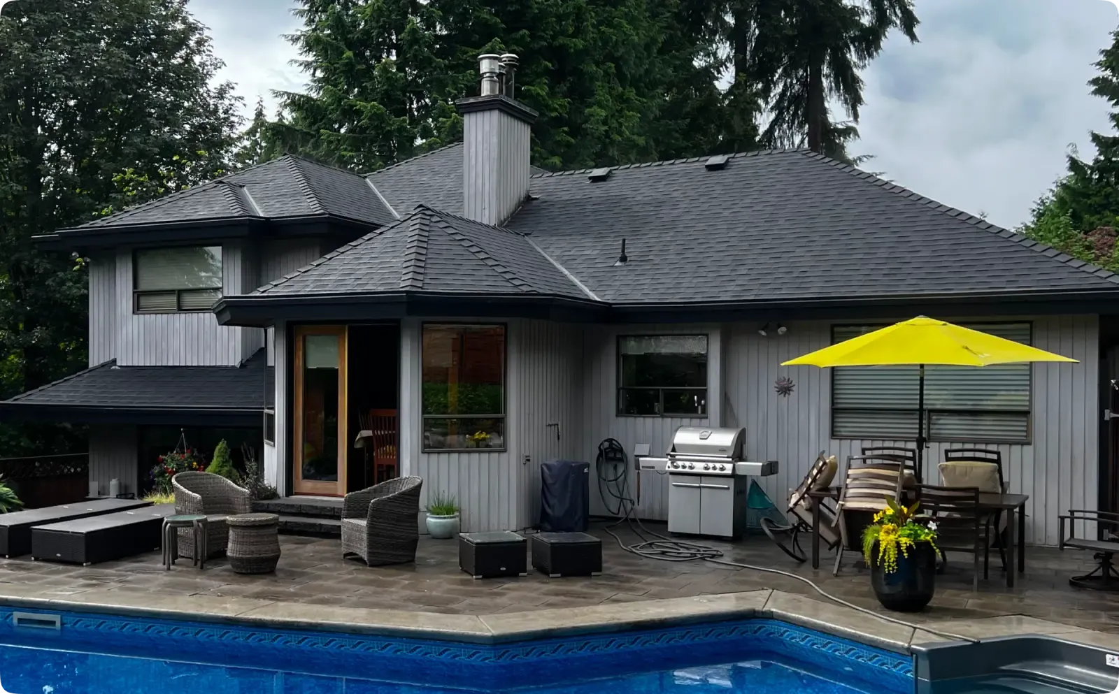Asphalt roof replacement in New Westminster