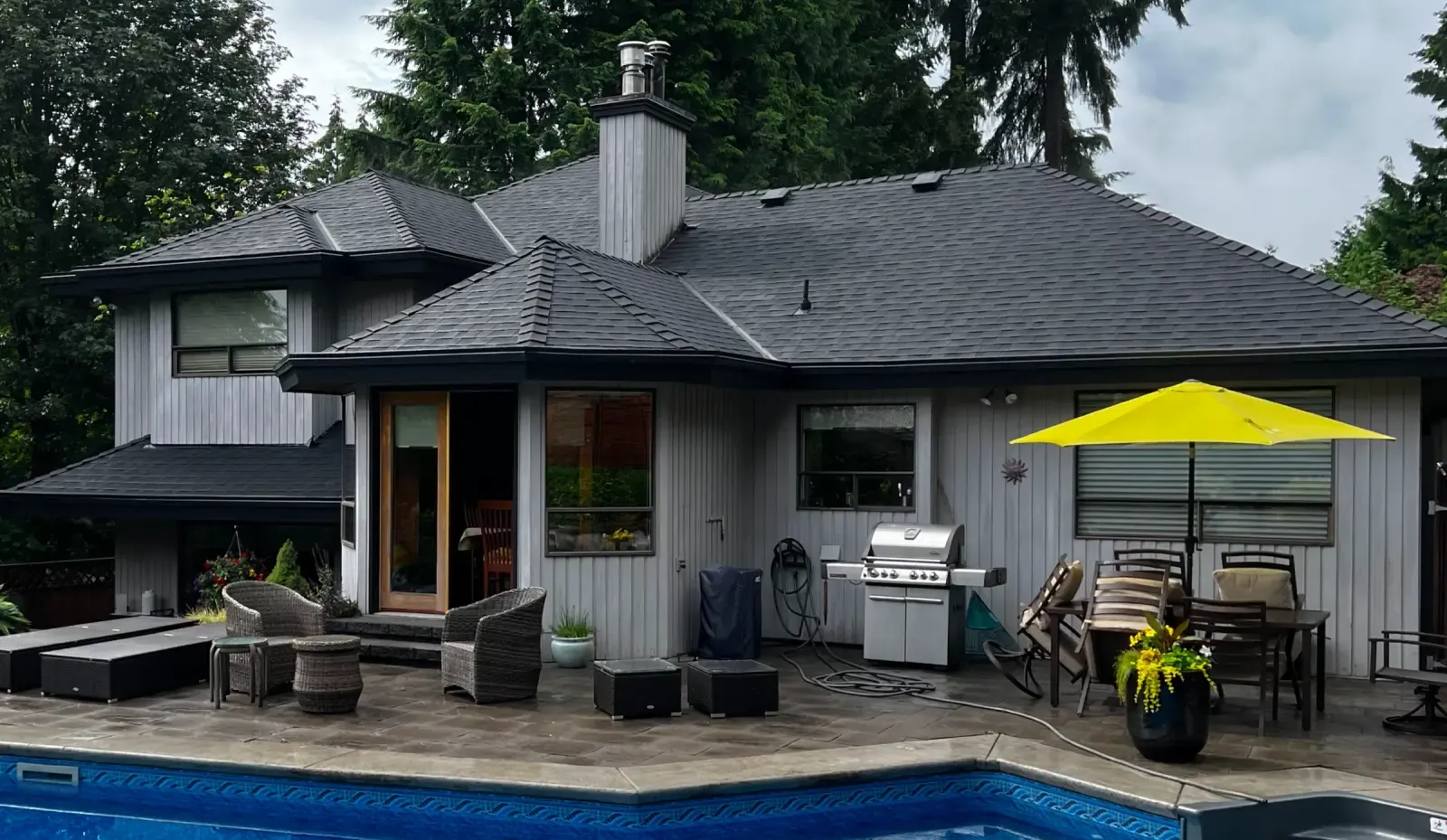 Asphalt roof replacement in New Westminster