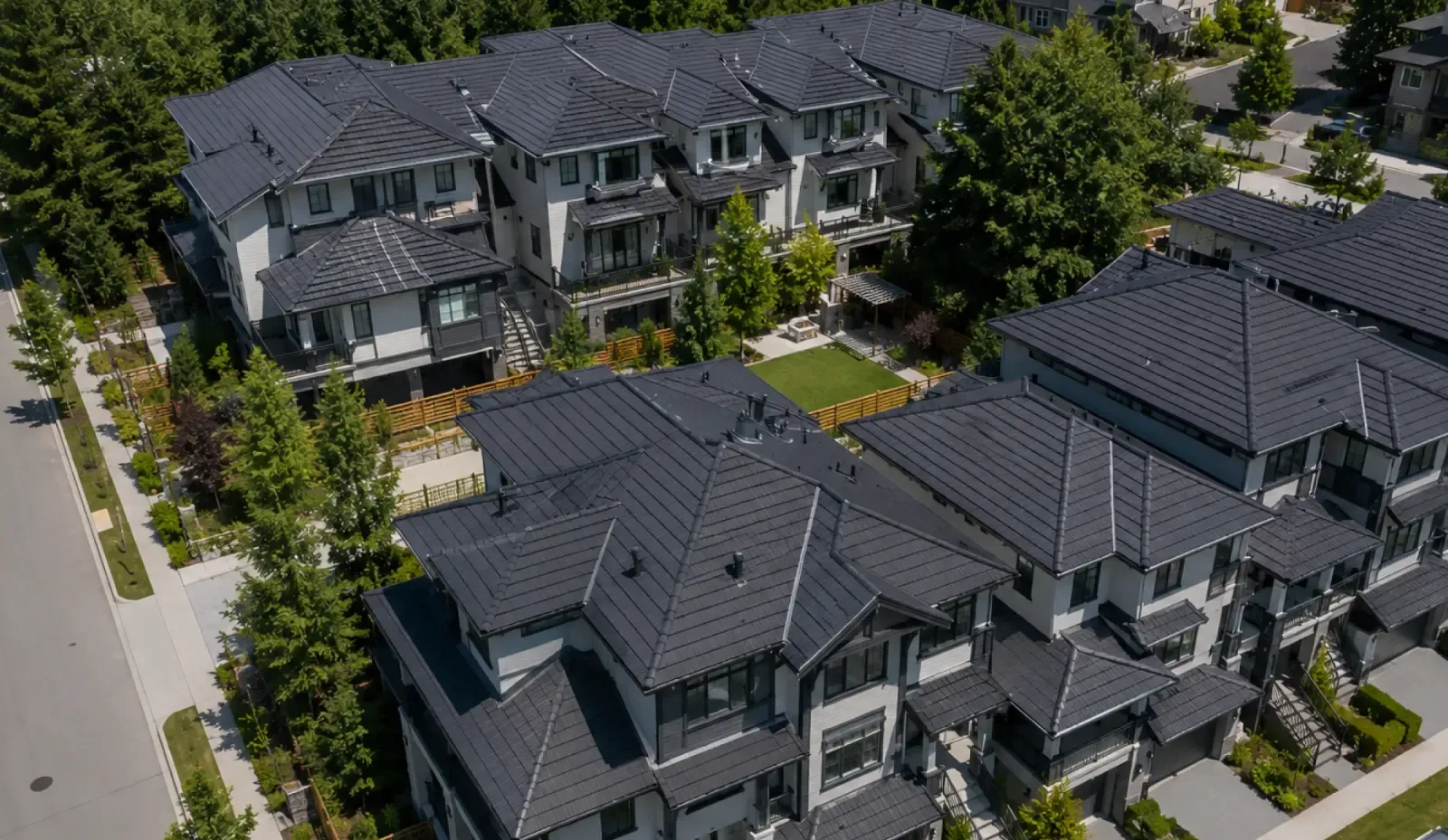Asphalt shingles replacement in North Vancouver
