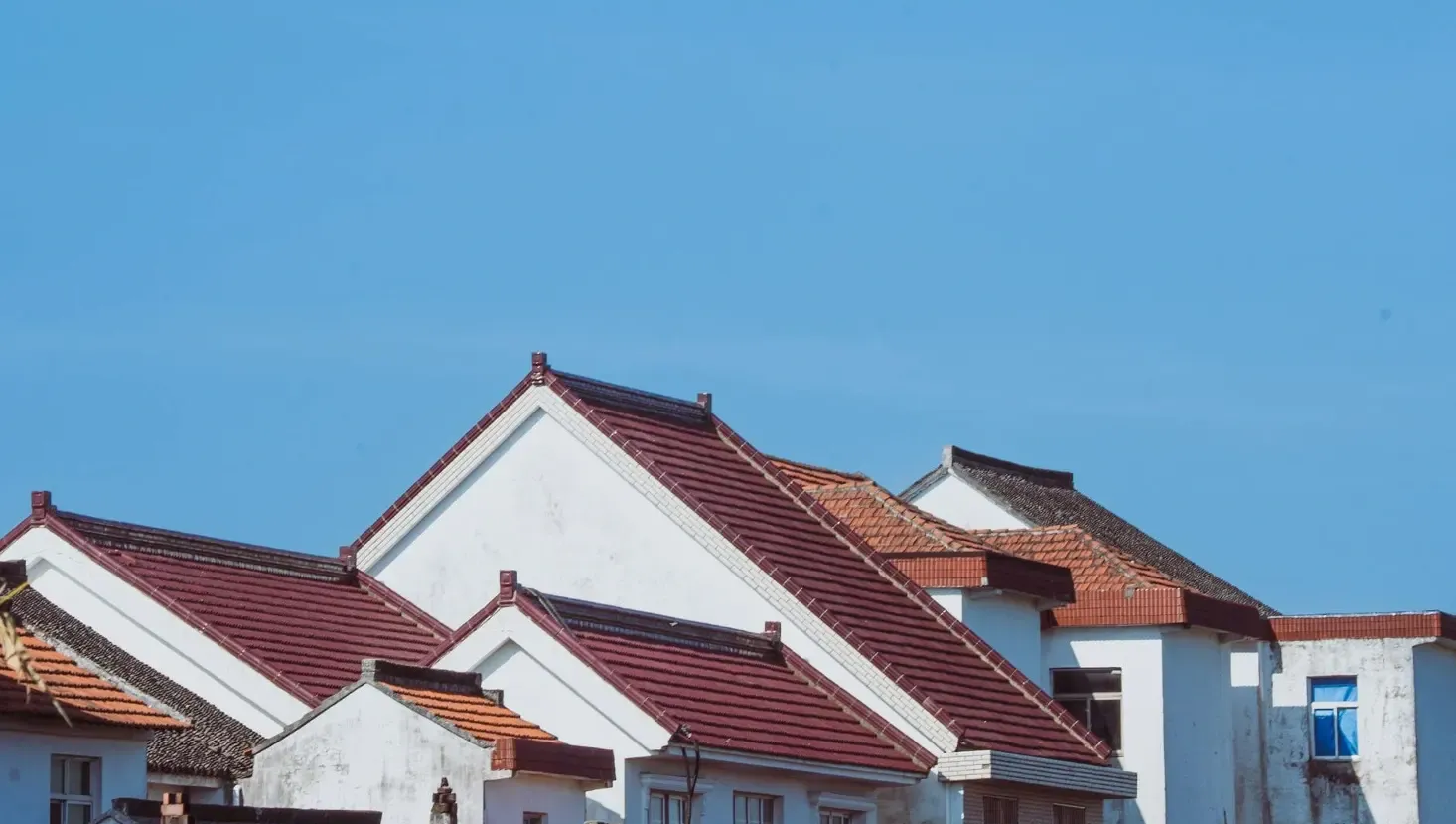 Strata roofing